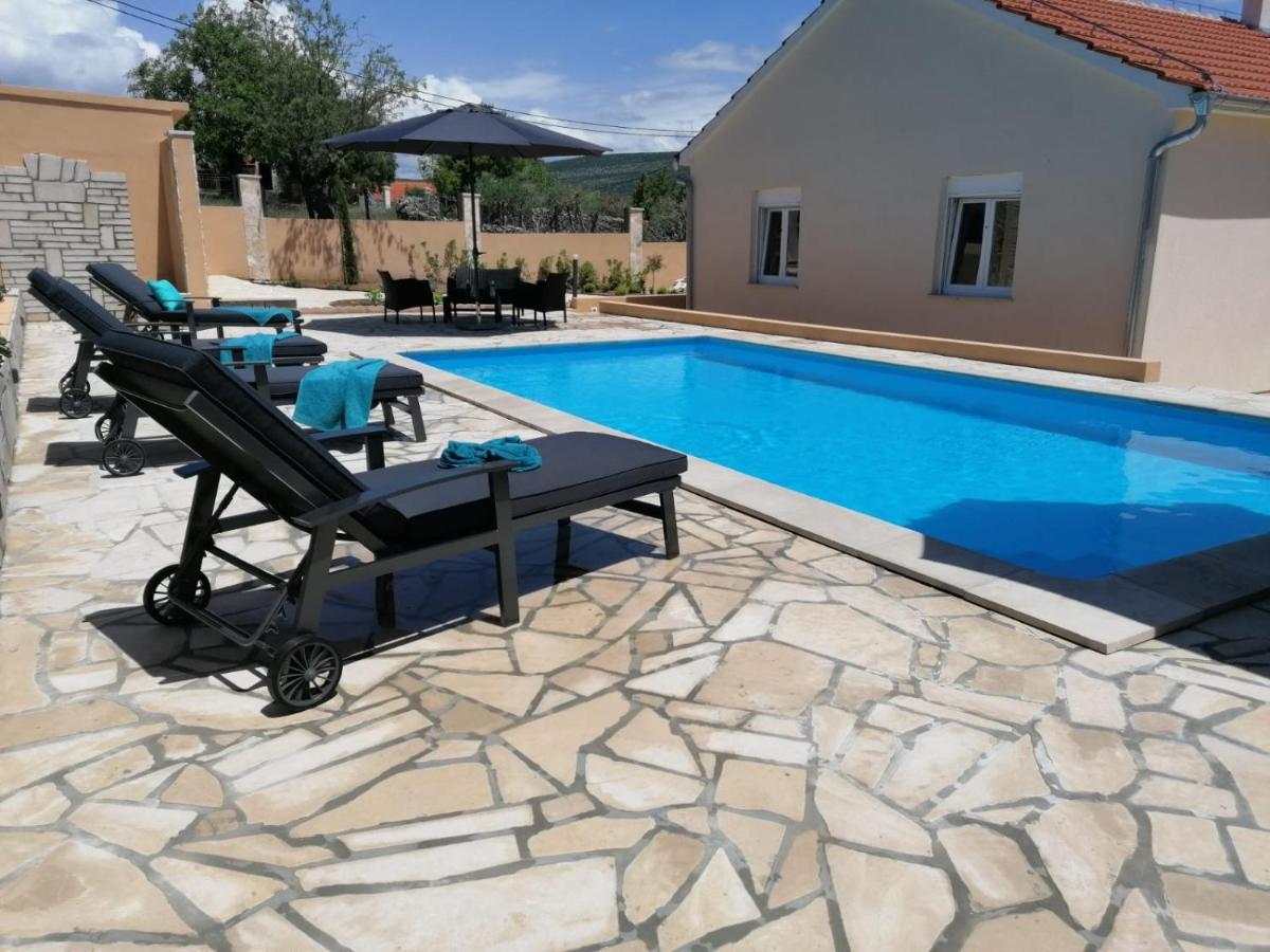 Villa Mir Pridraga Екстер'єр фото