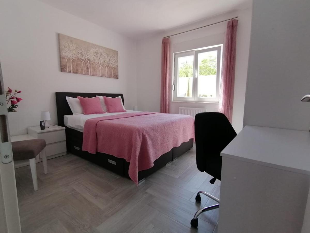 Villa Mir Pridraga Екстер'єр фото