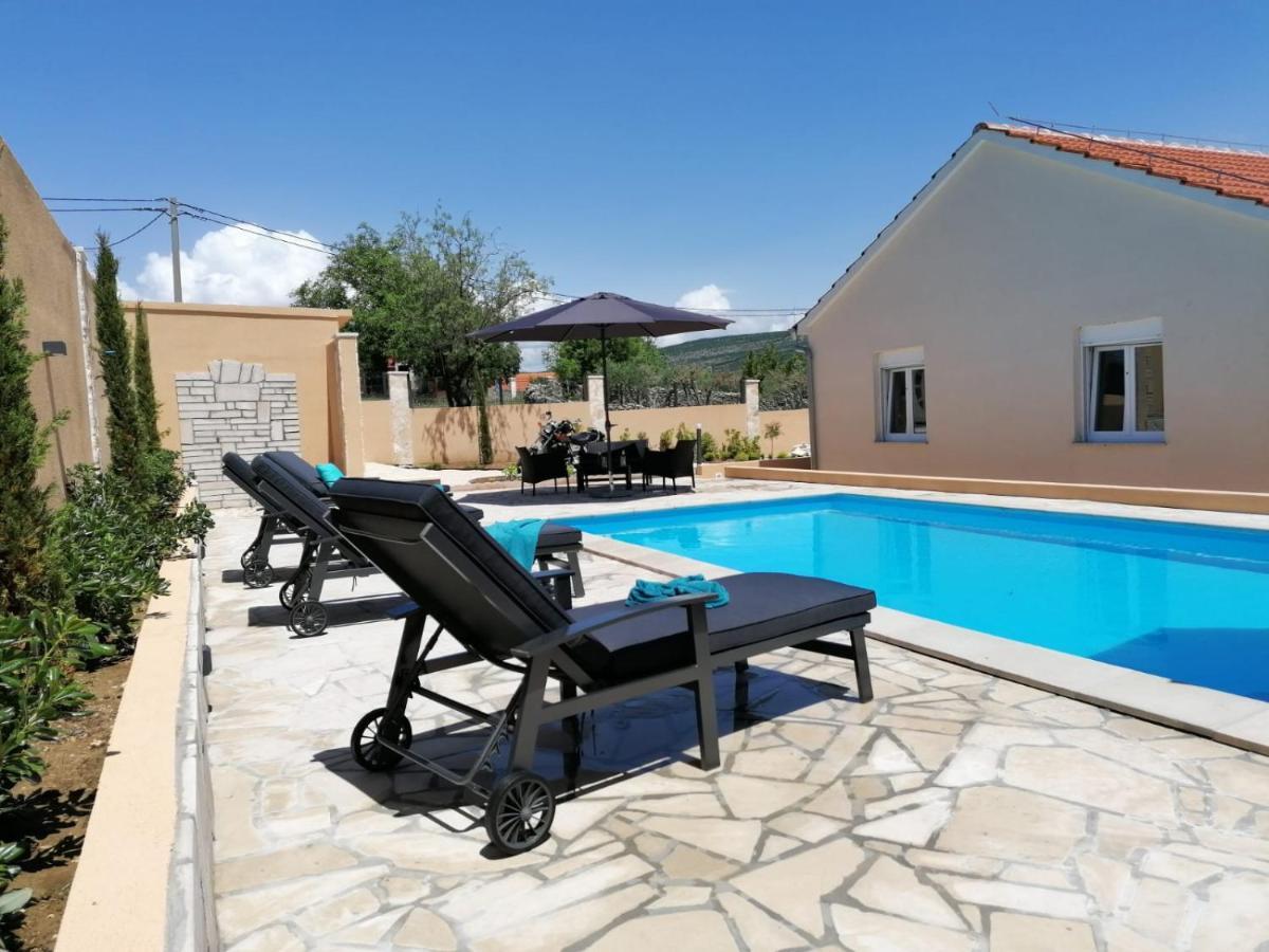 Villa Mir Pridraga Екстер'єр фото