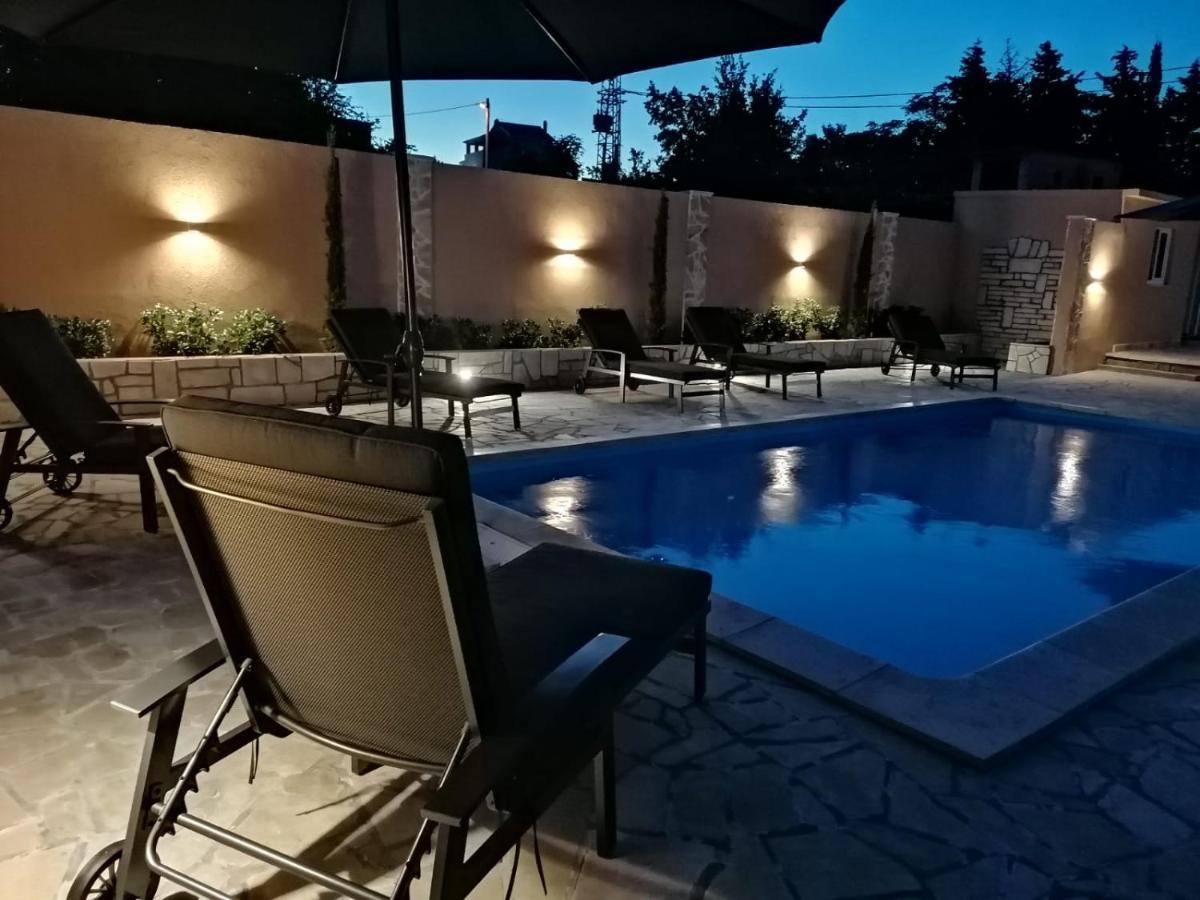 Villa Mir Pridraga Екстер'єр фото