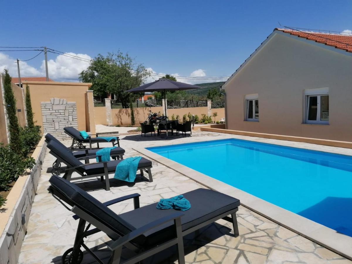 Villa Mir Pridraga Екстер'єр фото