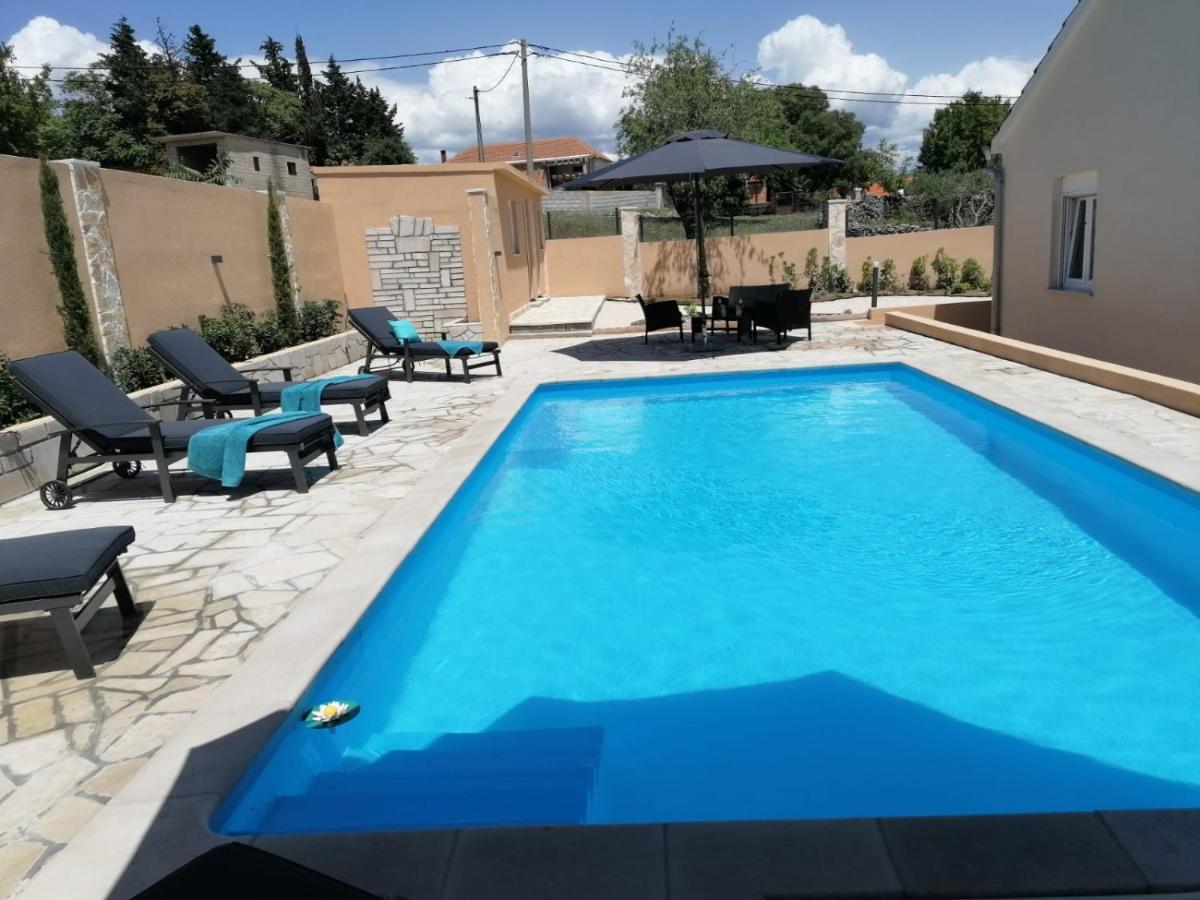 Villa Mir Pridraga Екстер'єр фото